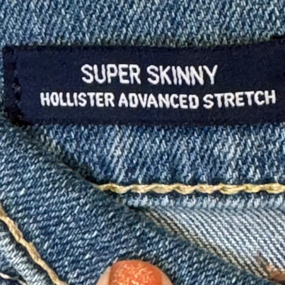 Hollister | Super Skinny Advanced Stretch Factory Busted Knee Distressed Jeans